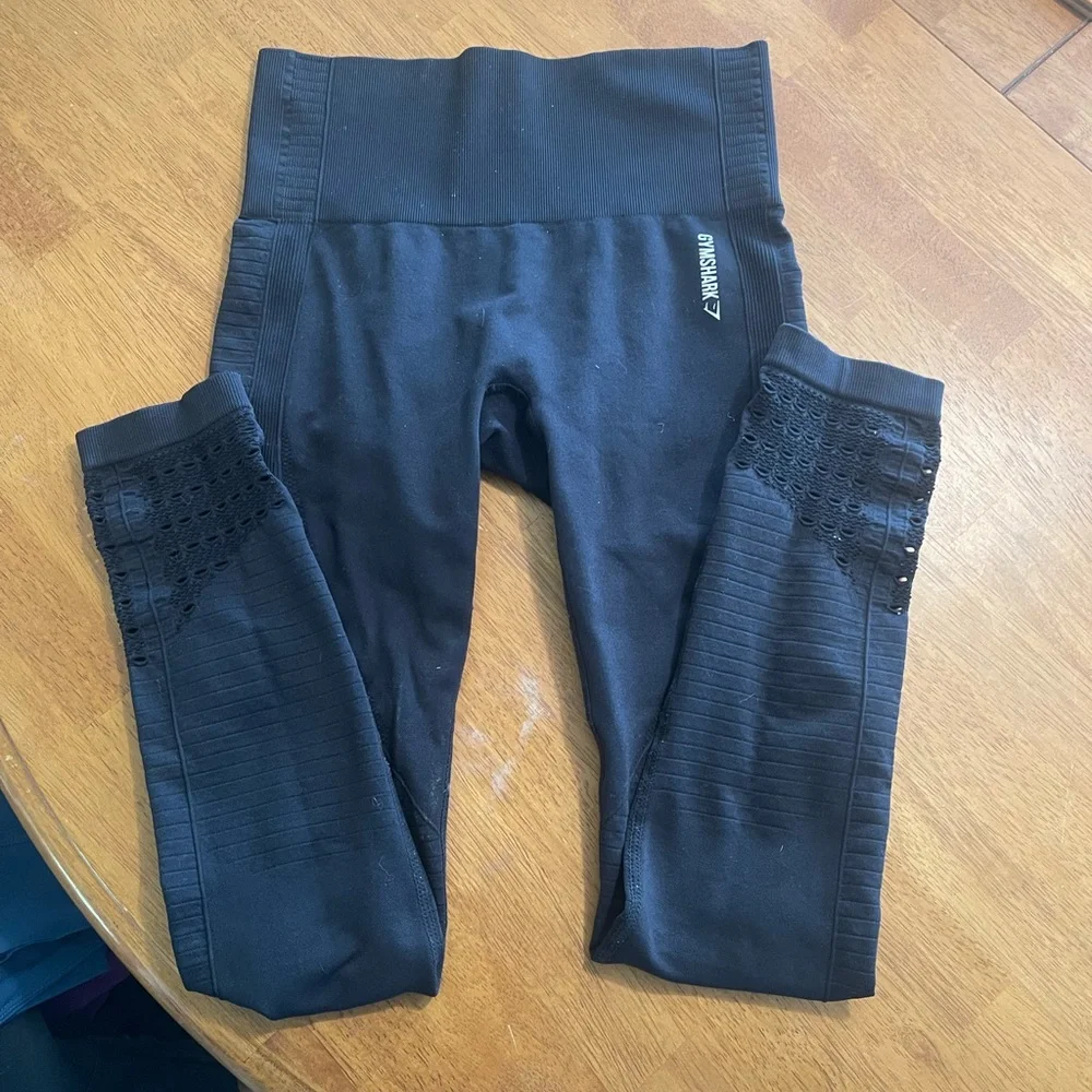 Gently warn gymshark leggings - Picture 2 of 3